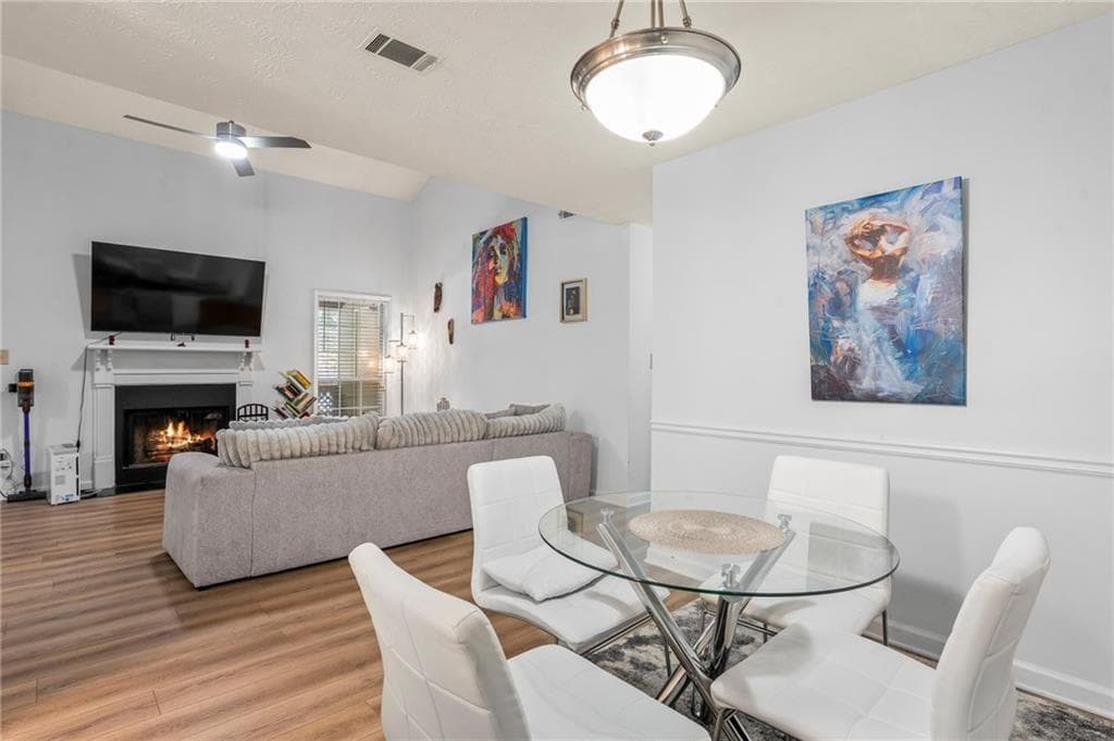 3 bedroom, 2 bathroom, 1,587 sq ft condominium for sale at 3960 Riverlook Parkway 207, Marietta, GA 30067 — photo 1 of 25