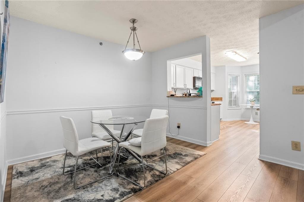3 bedroom, 2 bathroom, 1,587 sq ft condominium for sale at 3960 Riverlook Parkway 207, Marietta, GA 30067 — photo 5