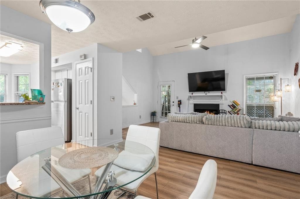 3 bedroom, 2 bathroom, 1,587 sq ft condominium for sale at 3960 Riverlook Parkway 207, Marietta, GA 30067 — photo 6