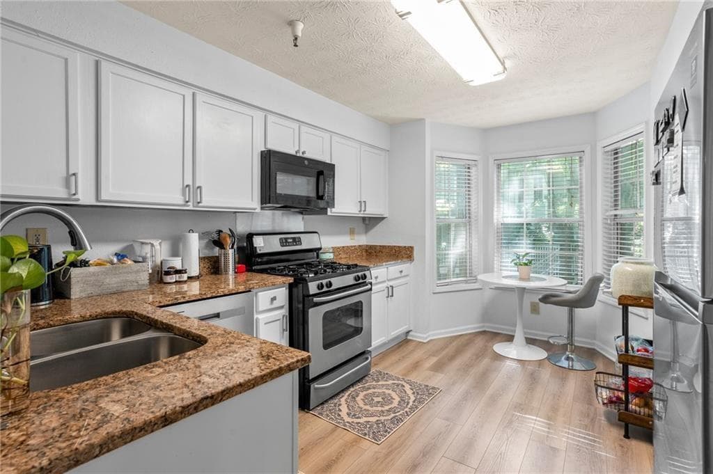 3 bedroom, 2 bathroom, 1,587 sq ft condominium for sale at 3960 Riverlook Parkway 207, Marietta, GA 30067 — photo 7