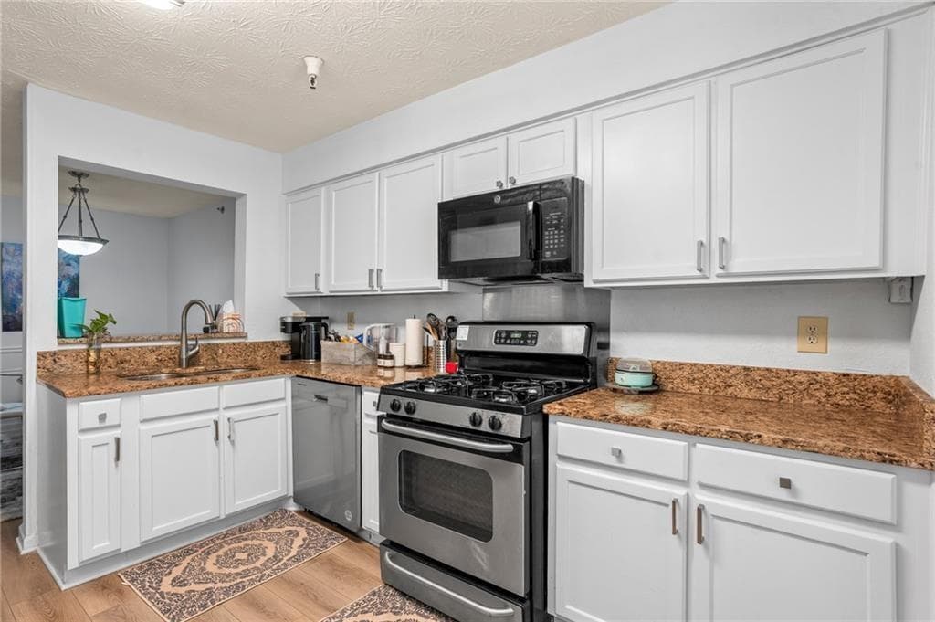 3 bedroom, 2 bathroom, 1,587 sq ft condominium for sale at 3960 Riverlook Parkway 207, Marietta, GA 30067 — photo 8