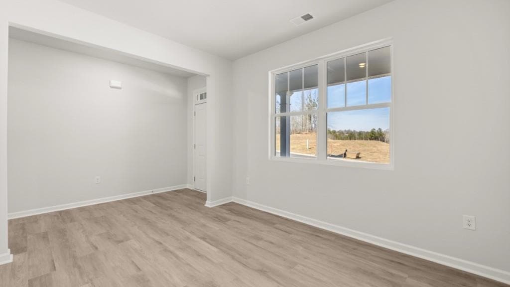 5 bedroom, 3 bathroom, 2,511 sq ft single family residence for sale at 306 Creekview Way, Dallas, GA 30132 — photo 3