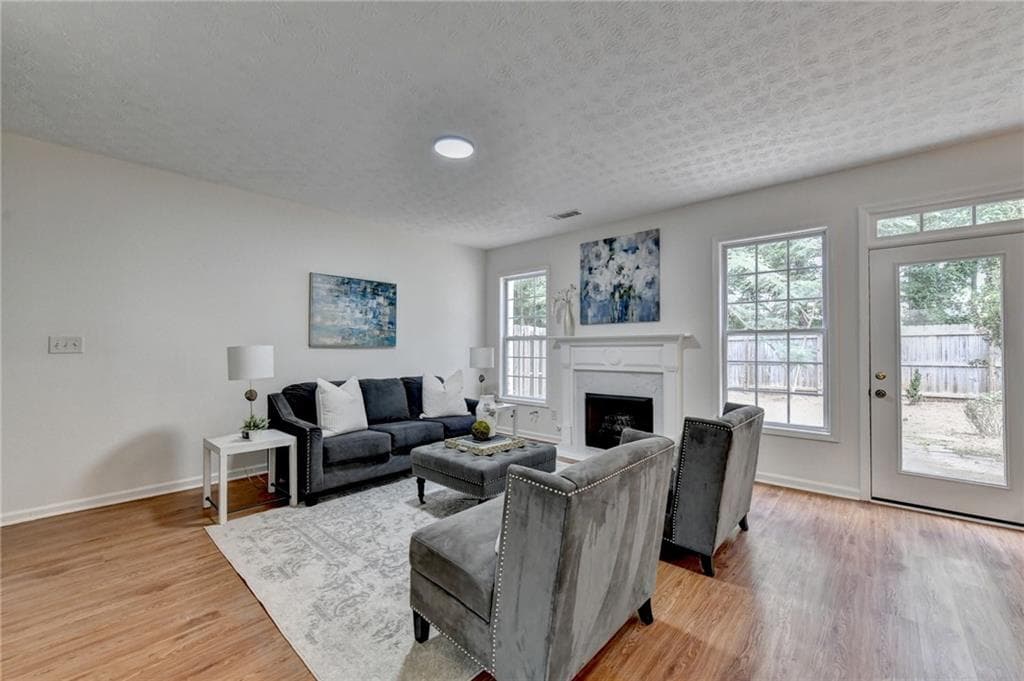 3 bedroom, 3 bathroom, 1,852 sq ft townhouse for sale at 3050 Kentmere Drive, Cumming, GA 30040 — photo 3