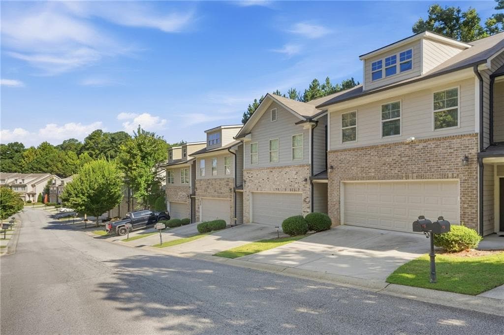 3 bedroom, 3 bathroom, 1,885 sq ft townhouse for sale at 432 Mulberry Row, Atlanta, GA 30354 — photo 2