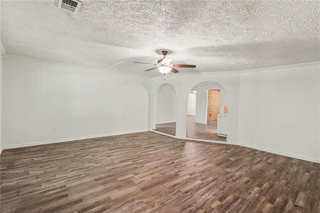 5 bedroom, 4 bathroom, 3,103 sq ft single family residence for sale at 30 Patton Street, Cartersville, GA 30120 — photo 7