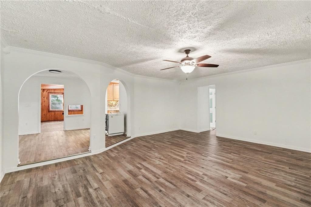 5 bedroom, 4 bathroom, 3,103 sq ft single family residence for sale at 30 Patton Street, Cartersville, GA 30120 — photo 8