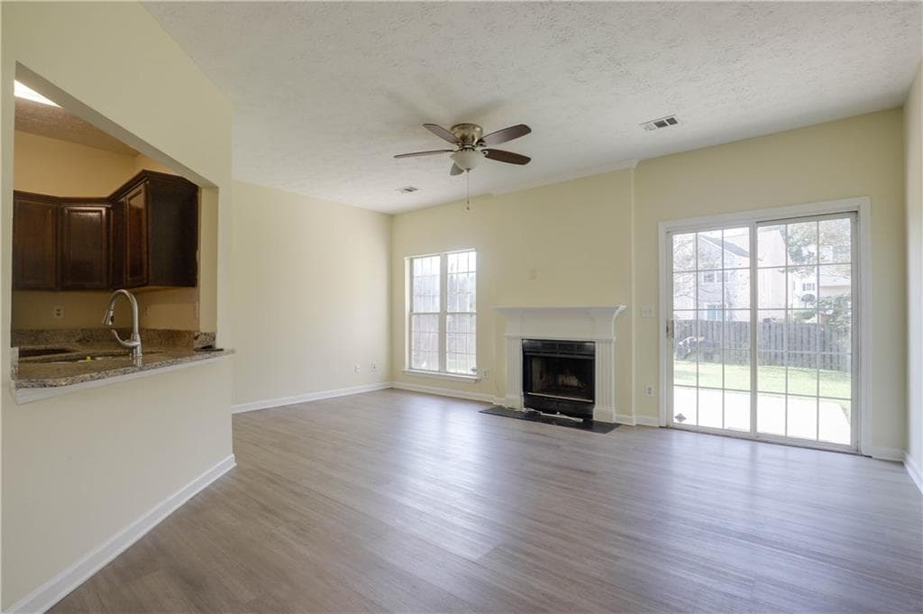 3 bedroom, 3 bathroom, 1,706 sq ft single family residence for rent at 4033 Oak Glenn Drive, Duluth, GA 30096 for $1,900 a month — photo 3