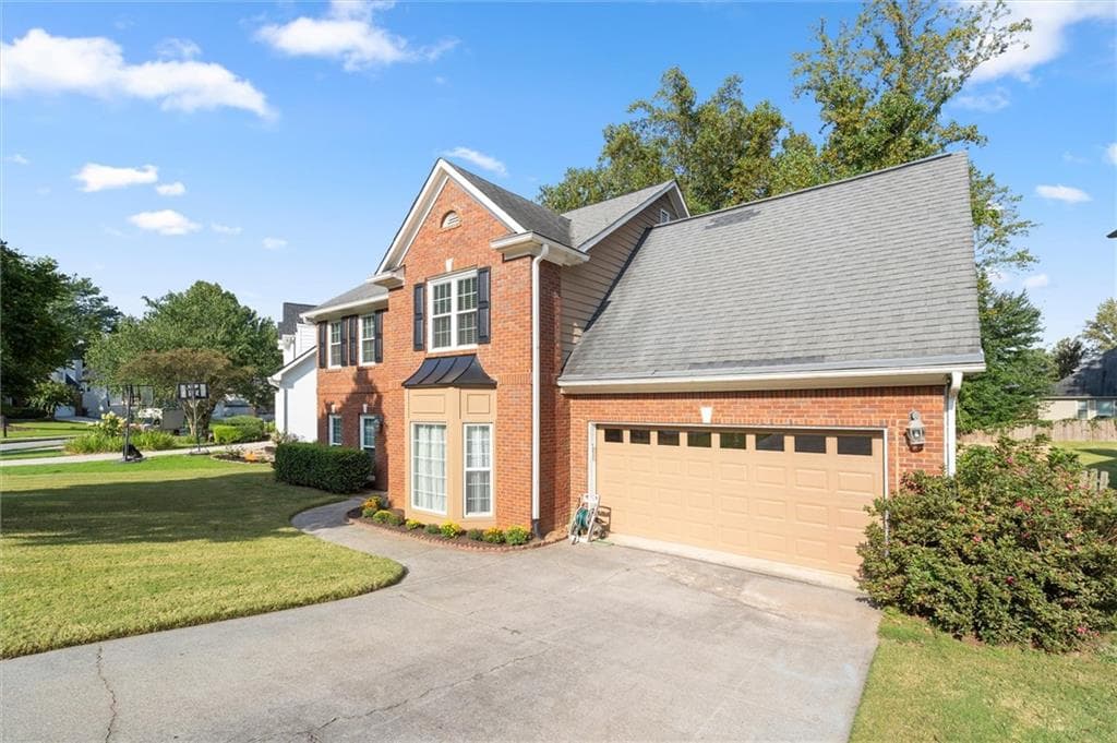4 bedroom, 3 bathroom, 2,190 sq ft single family residence for sale at 11935 Leeward Walk Circle, Alpharetta, GA 30005 — photo 3
