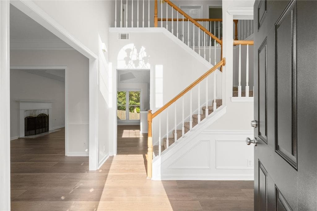 4 bedroom, 3 bathroom, 2,190 sq ft single family residence for sale at 11935 Leeward Walk Circle, Alpharetta, GA 30005 — photo 4