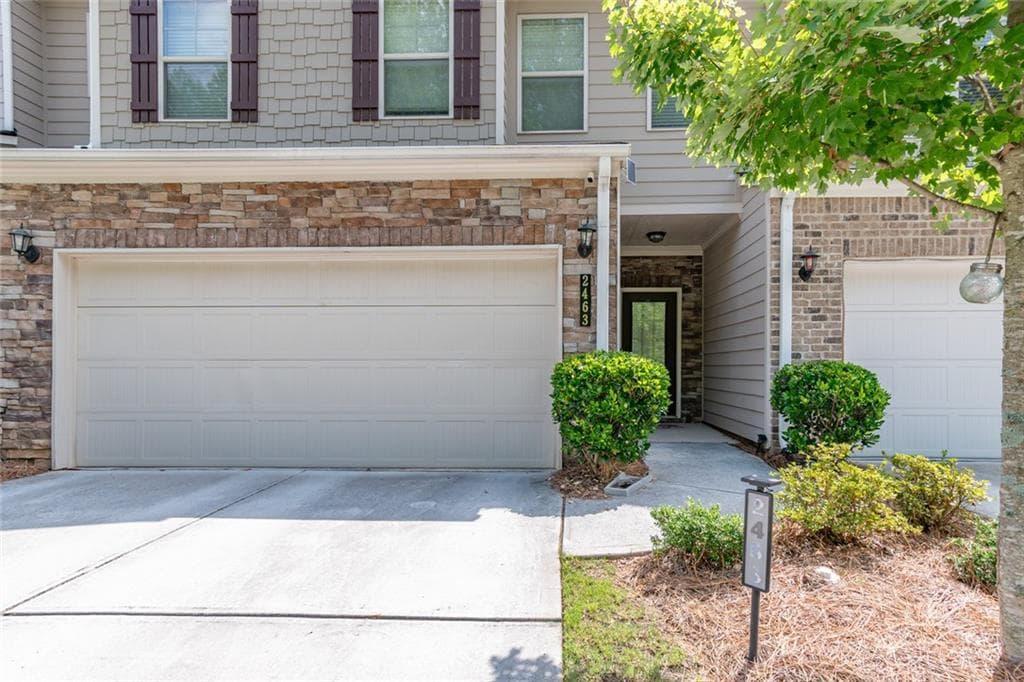 4 bedroom, 3 bathroom, 2,196 sq ft townhouse for sale at 2463 Shetley Creek Drive, Norcross, GA 30071 — photo 3