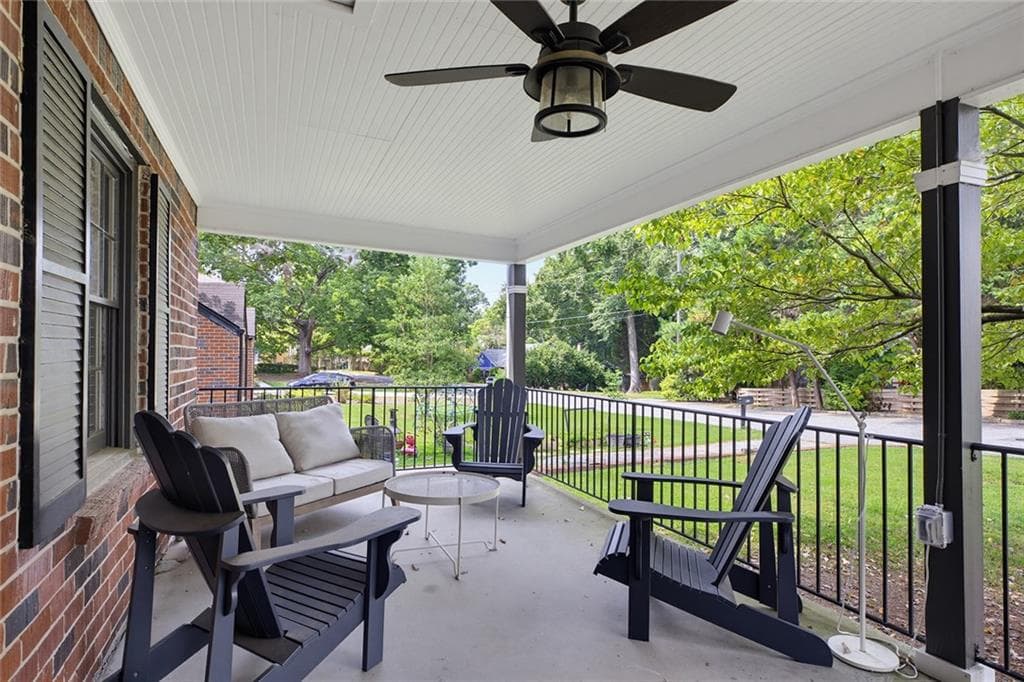 3 bedroom, 2 bathroom, 1,580 sq ft single family residence for sale at 2397 Greylock Pl, Decatur, GA 30030 — photo 3