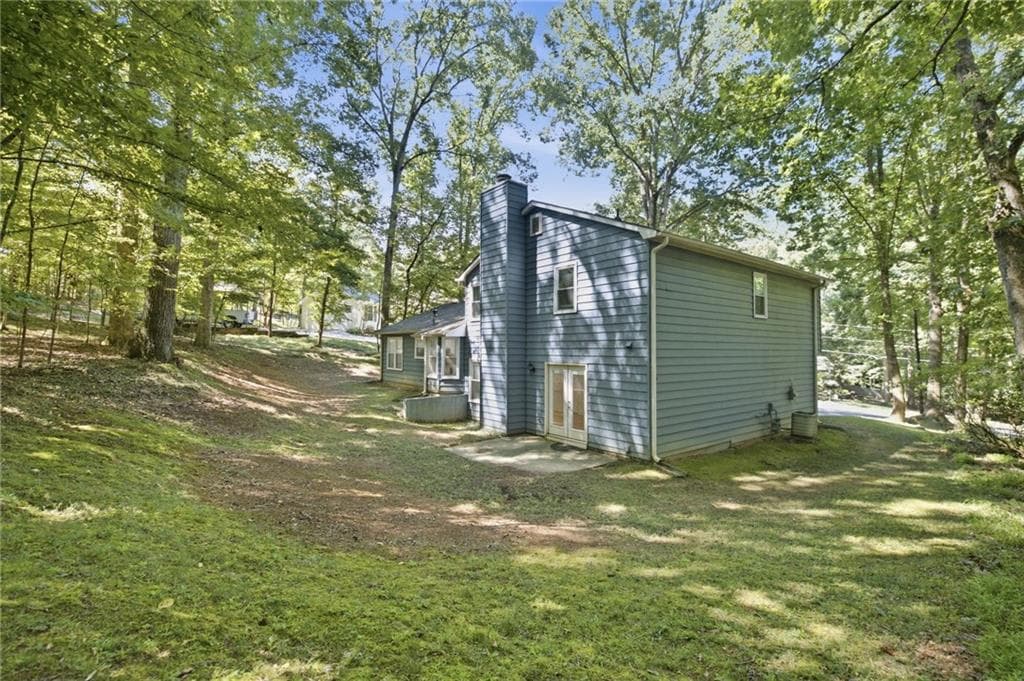 3 bedroom, 3 bathroom, 1,832 sq ft single family residence for sale at 3863 Everett Court, Duluth, GA 30097 — photo 3