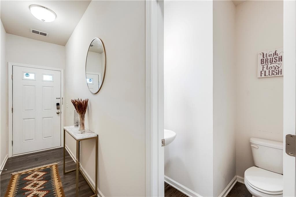 3 bedroom, 3 bathroom, 1,810 sq ft townhouse for sale at 6167 Centennial Run, Atlanta, GA 30349 — photo 2