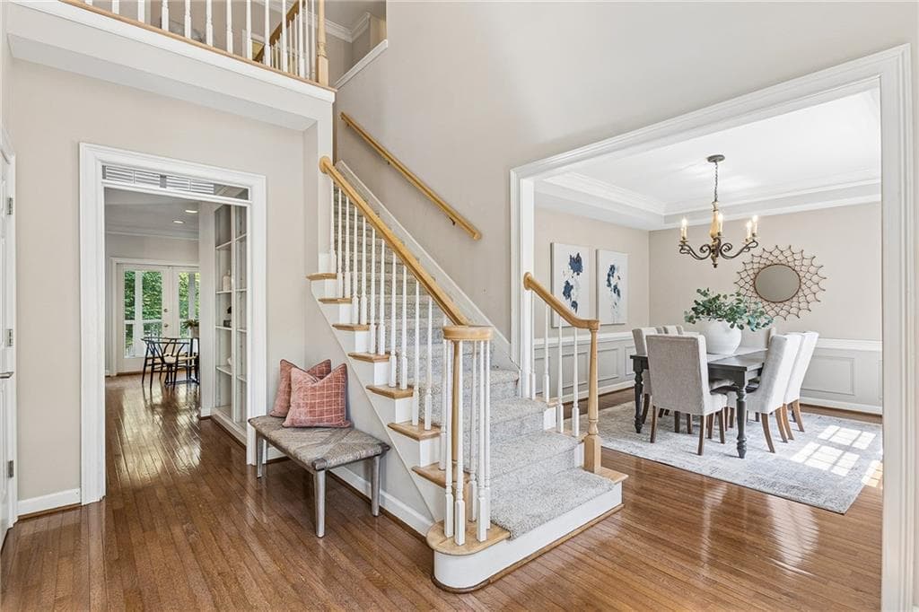 4 bedroom, 3 bathroom, 2,976 sq ft single family residence under contract at 6079 Poplar Bluff Circle, Peachtree Corners, GA 30092 — photo 2