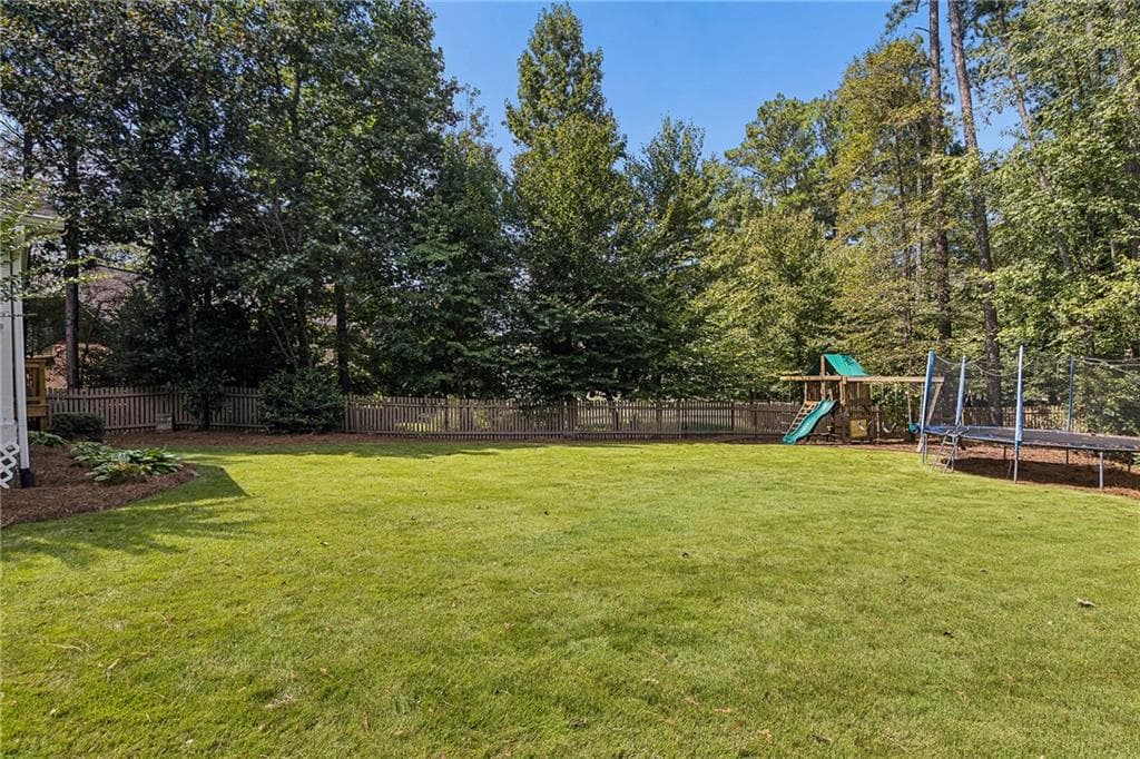 4 bedroom, 3 bathroom, 2,976 sq ft single family residence under contract at 6079 Poplar Bluff Circle, Peachtree Corners, GA 30092 — photo 8