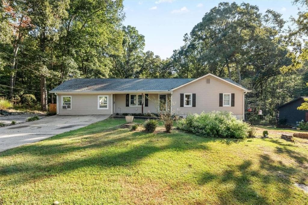 3 bedroom, 2 bathroom, 1,712 sq ft single family residence for sale at 80 Oak Ridge Way, Bremen, GA 30110 — photo 2