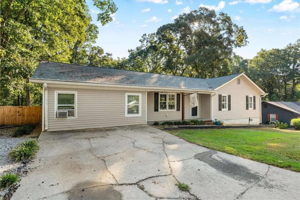 3 bedroom, 2 bathroom, 1,712 sq ft single family residence for sale at 80 Oak Ridge Way, Bremen, GA 30110 — photo 4