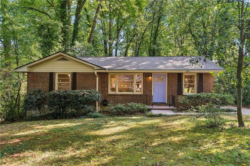 3 bedroom, 2 bathroom, 1,135 sq ft single family residence for sale at 765 Iris Terrace, Decatur, GA 30033 — photo 2