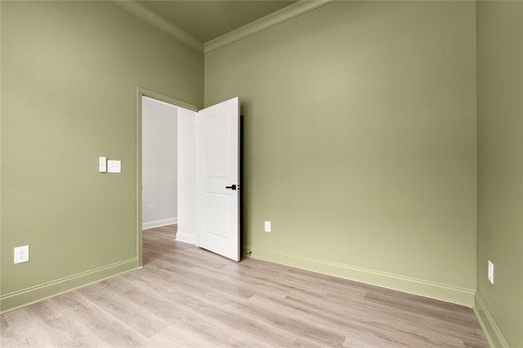 3 bedroom, 3 bathroom, 1,950 sq ft single family residence for sale at 6490 Battery Point, Stone Mountain, GA 30087 — photo 6