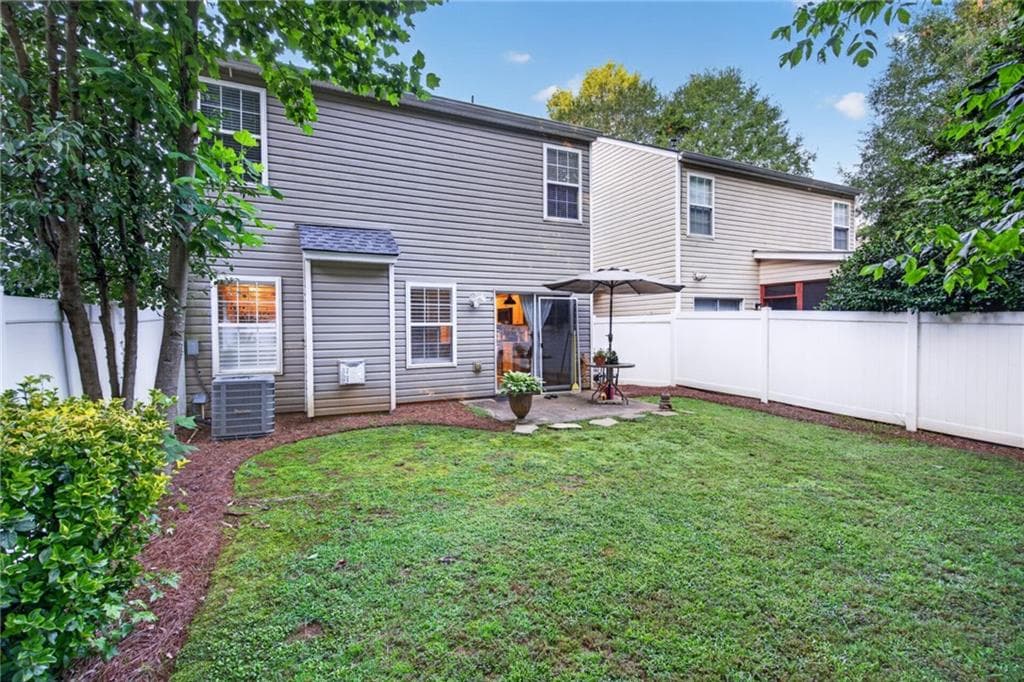 3 bedroom, 3 bathroom, 1,408 sq ft single family residence for sale at 5575 Mountain Top Place, Cumming, GA 30041 — photo 9