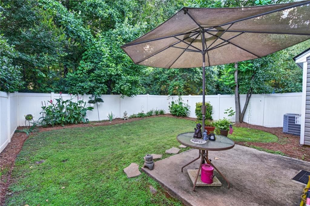 3 bedroom, 3 bathroom, 1,408 sq ft single family residence for sale at 5575 Mountain Top Place, Cumming, GA 30041 — photo 7