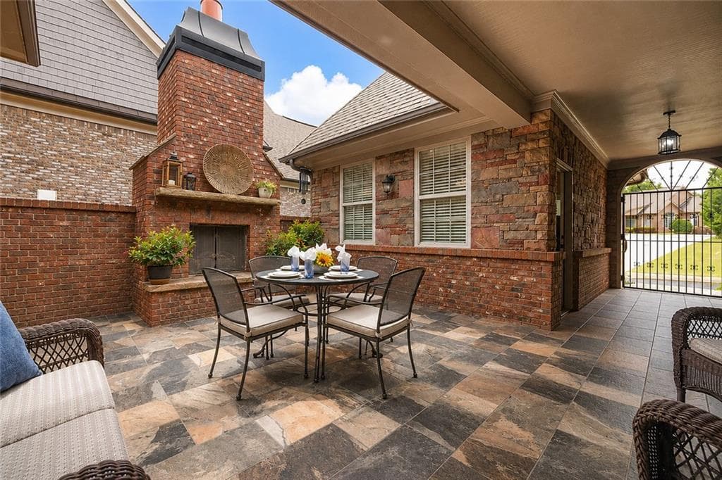 4 bedroom, 5 bathroom, 4,287 sq ft single family residence for sale at 11127 Brookhavenclub Drive, Johns Creek, GA 30097 — photo 3