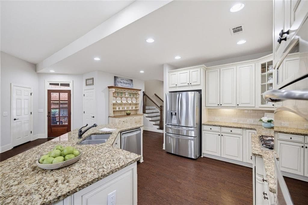 4 bedroom, 5 bathroom, 4,287 sq ft single family residence for sale at 11127 Brookhavenclub Drive, Johns Creek, GA 30097 — photo 10