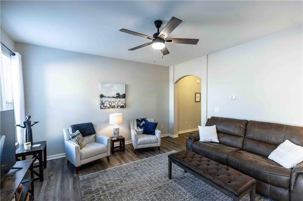 3 bedroom, 3 bathroom, 1,836 sq ft townhouse for sale at 3504 Castleberry Village Circle 36, Cumming, GA 30040 — photo 4