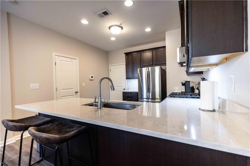 3 bedroom, 3 bathroom, 1,836 sq ft townhouse for sale at 3504 Castleberry Village Circle 36, Cumming, GA 30040 — photo 5