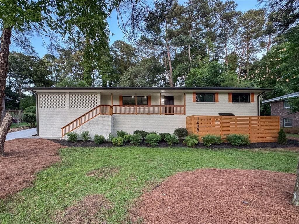 3 bedroom, 3 bathroom, 2,956 sq ft single family residence for sale at 1439 Forest Lane, Marietta, GA 30067 — photo 2