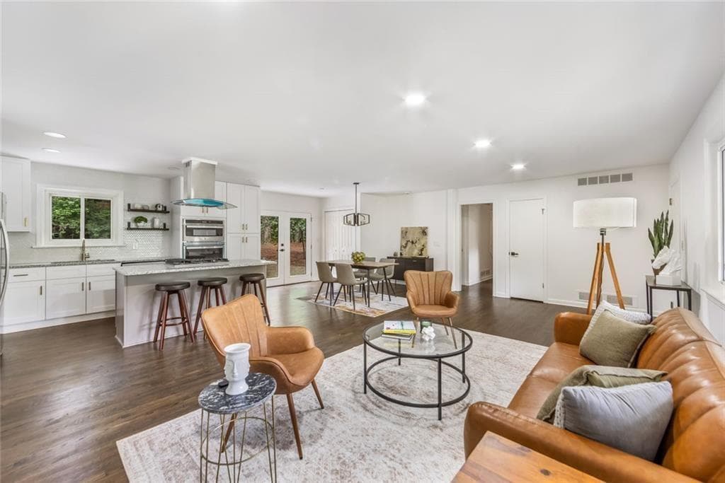 3 bedroom, 3 bathroom, 2,956 sq ft single family residence for sale at 1439 Forest Lane, Marietta, GA 30067 — photo 5