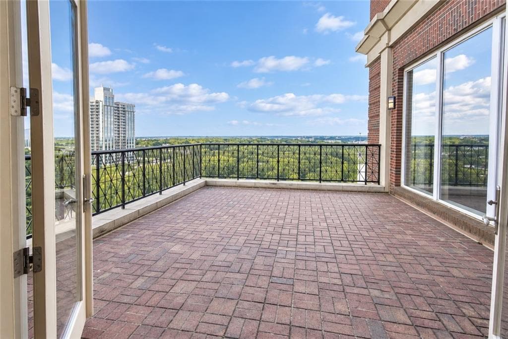 3 bedroom, 5 bathroom, 6,850 sq ft condominium for sale at 2724 Peachtree Road Upper Penthouse, Atlanta, GA 30305 — photo 6