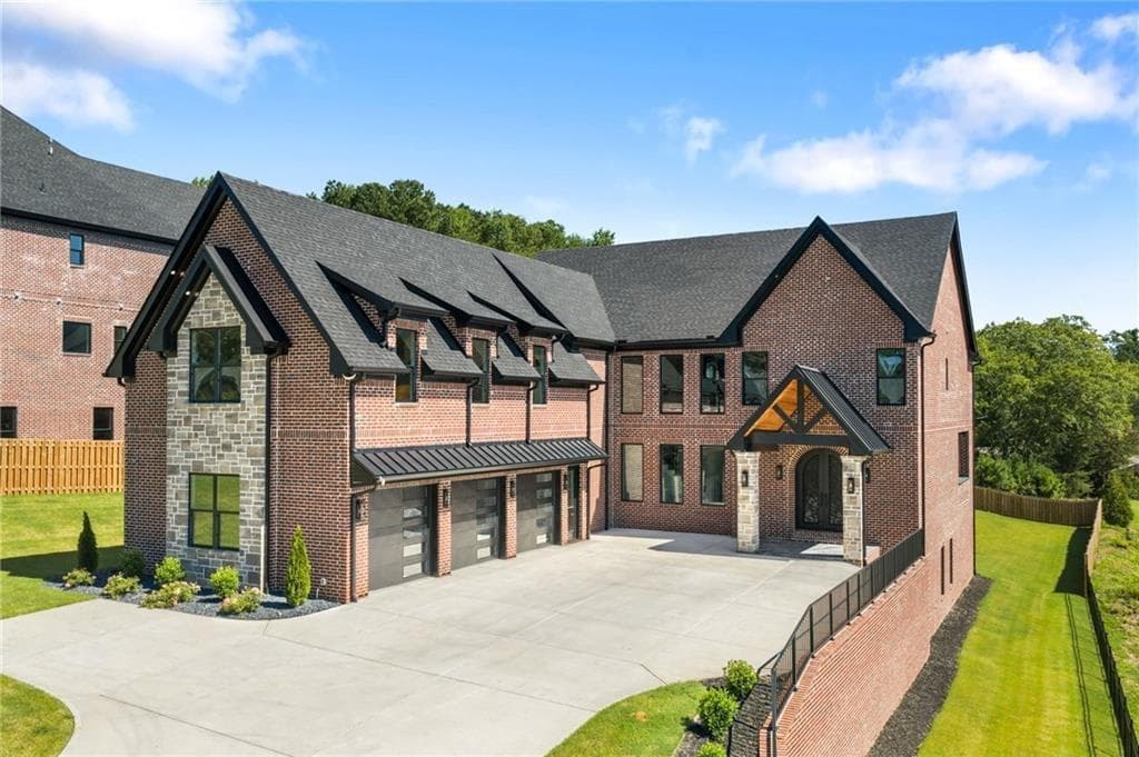 5 bedroom, 7 bathroom, 10,273 sq ft single family residence for rent at 403 Thunder Road, Buford, GA 30518 for $12,000 a month — photo 2