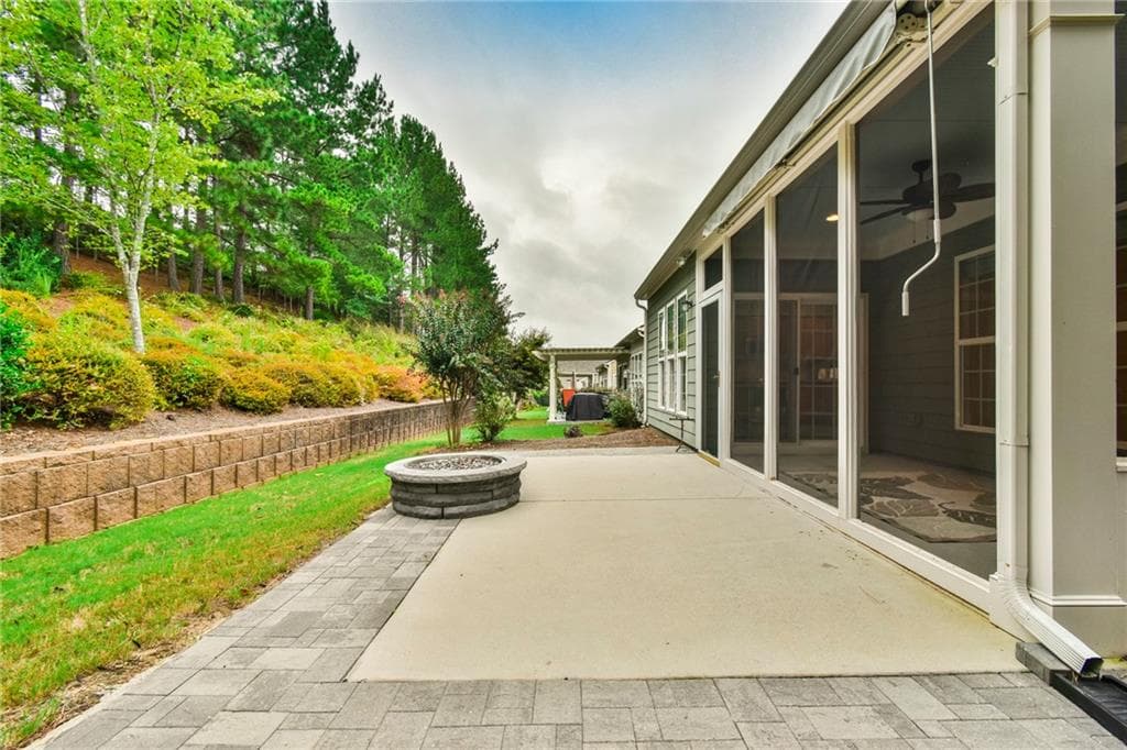 2 bedroom, 2 bathroom, 1,405 sq ft single family residence for sale at 6203 Ivy Stone Way, Hoschton, GA 30548 — photo 4