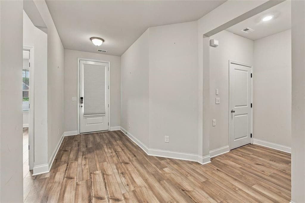 4 bedroom, 3 bathroom, 2,803 sq ft single family residence for sale at 173 Rolling Hills Place, Canton, GA 30114 — photo 7