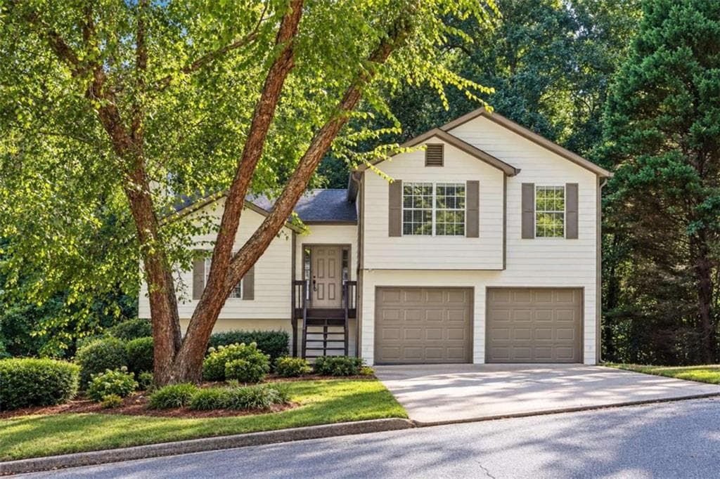 4 bedroom, 2 bathroom, 1,839 sq ft single family residence for sale at 7380 Hunters Ridge Drive, Douglasville, GA 30134