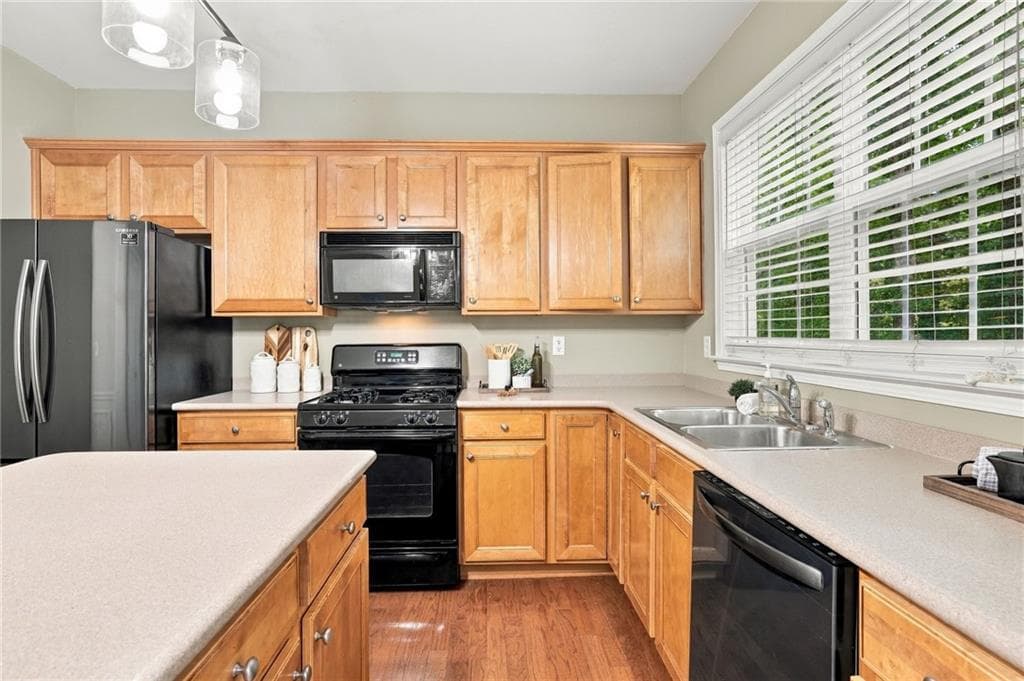 3 bedroom, 3 bathroom, 2,072 sq ft single family residence for sale at 3785 Elder Field Lane, Cumming, GA 30040 — photo 10