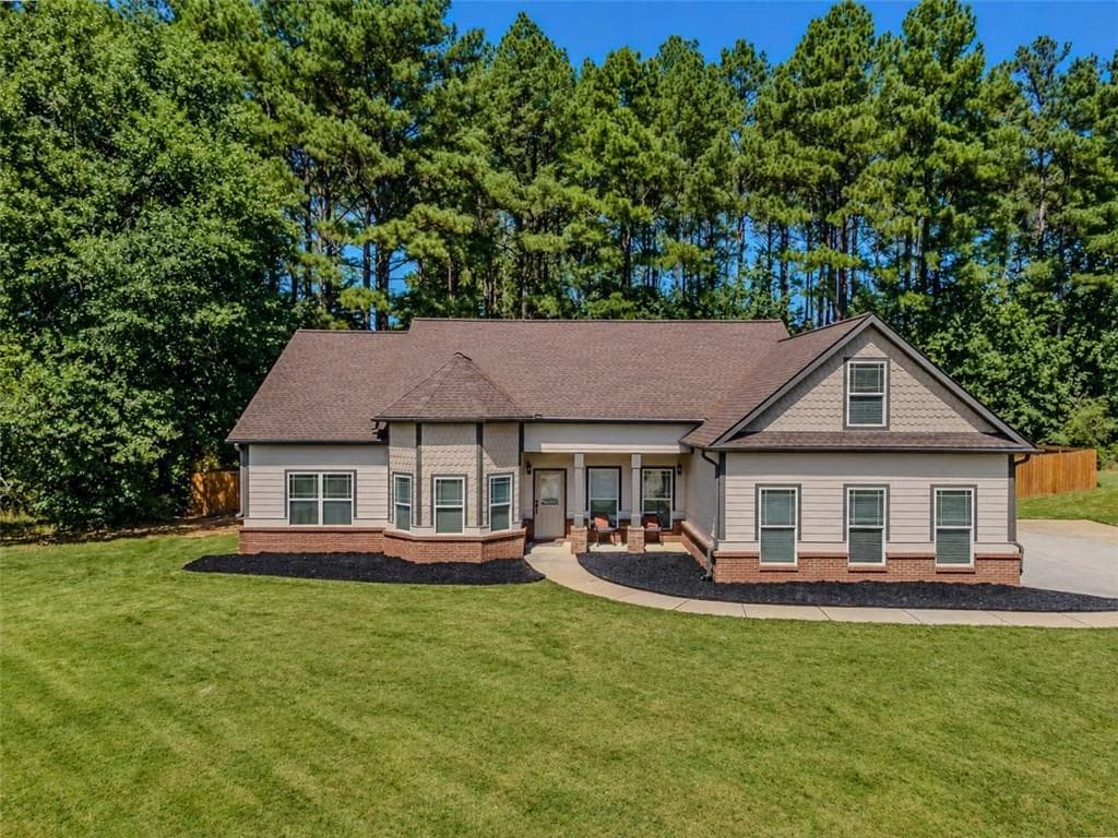 3 bedroom, 3 bathroom, 2,423 sq ft single family residence for sale at 185 Chimney Ridge Lane, Covington, GA 30014