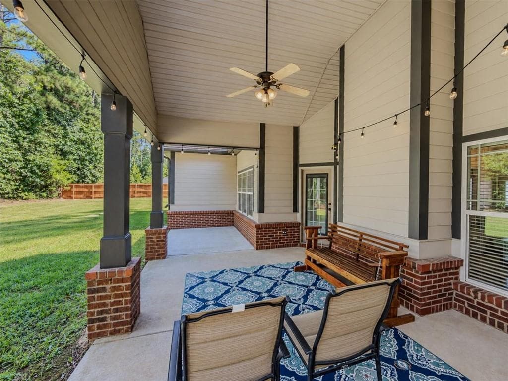 3 bedroom, 3 bathroom, 2,423 sq ft single family residence for sale at 185 Chimney Ridge Lane, Covington, GA 30014 — photo 7