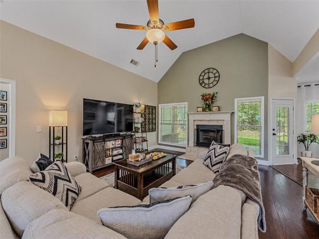 3 bedroom, 3 bathroom, 2,423 sq ft single family residence for sale at 185 Chimney Ridge Lane, Covington, GA 30014 — photo 9