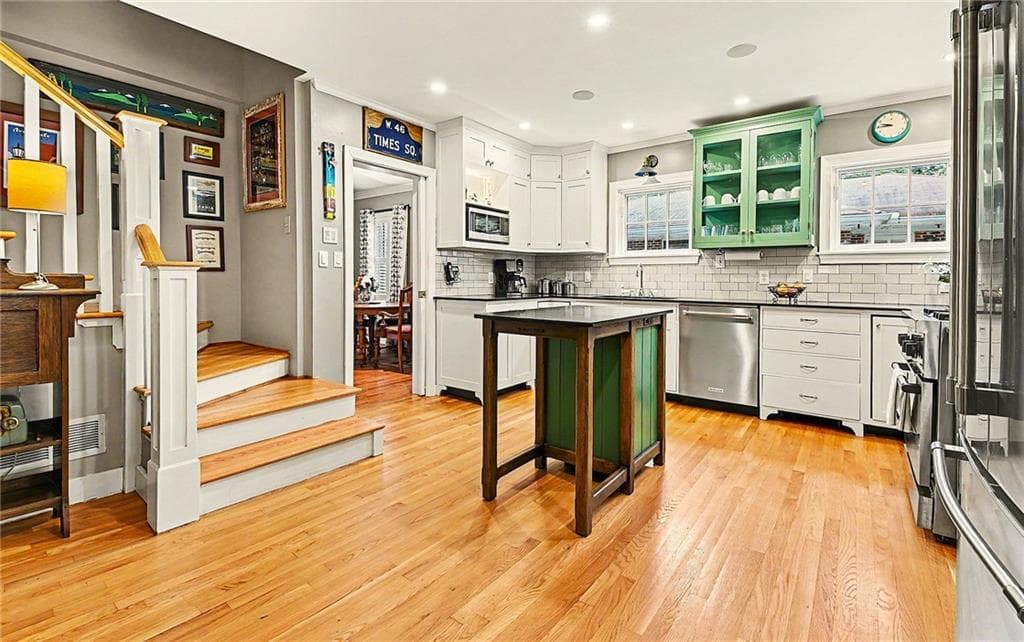 3 bedroom, 3 bathroom, 2,247 sq ft single family residence for sale at 1 Lakeshore Drive, Avondale Estates, GA 30002 — photo 9