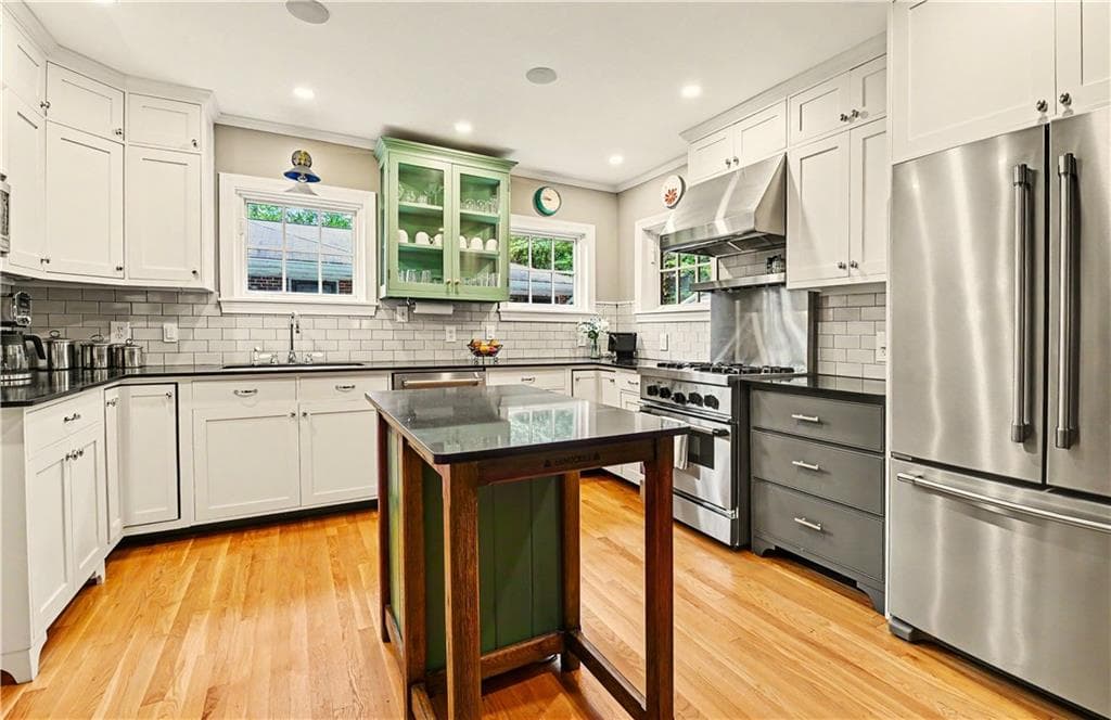 3 bedroom, 3 bathroom, 2,247 sq ft single family residence for sale at 1 Lakeshore Drive, Avondale Estates, GA 30002 — photo 10