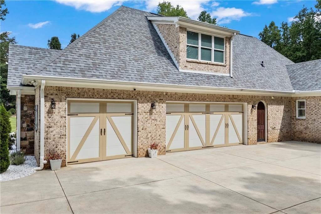 3 bedroom, 3 bathroom, 3,284 sq ft single family residence for sale at 931 Antrim Glen Drive, Hoschton, GA 30548 — photo 3