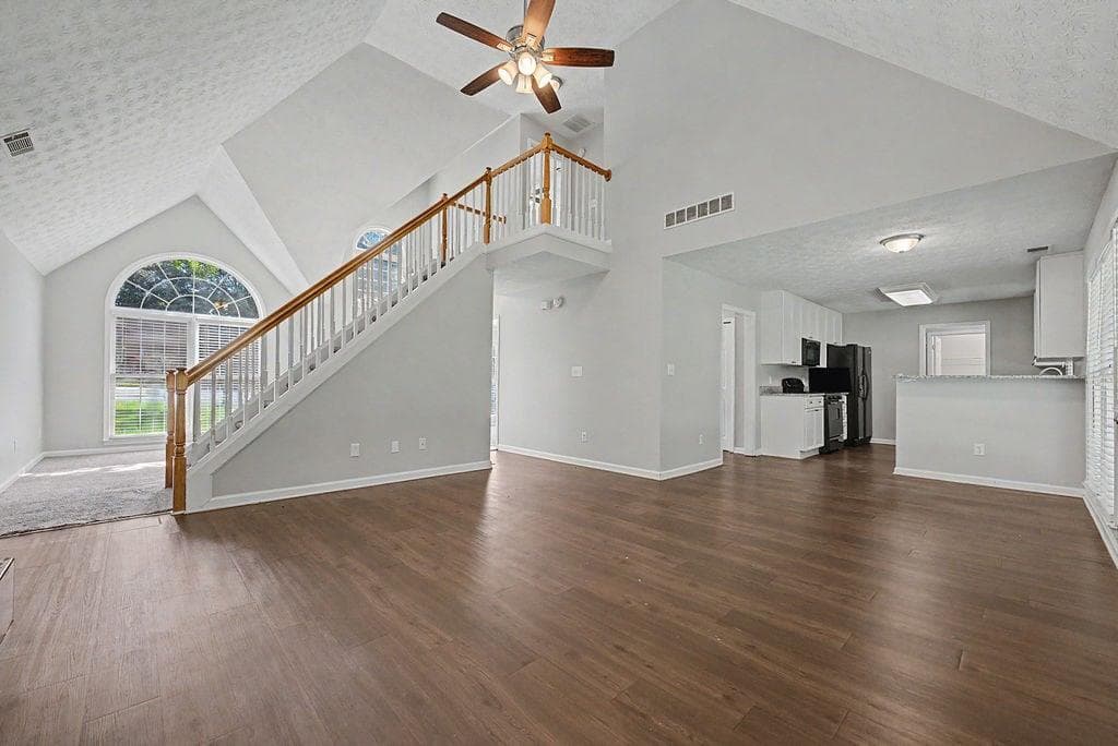 3 bedroom, 3 bathroom, 2,070 sq ft single family residence for sale at 418 Middle Valley Lane, Woodstock, GA 30189 — photo 7