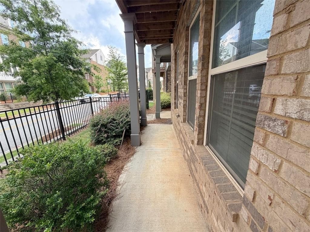 3 bedroom, 4 bathroom, 2,525 sq ft townhouse for rent at 4995 Shay Town Lane, Peachtree Corners, GA 30092 for $3,700 a month — photo 2