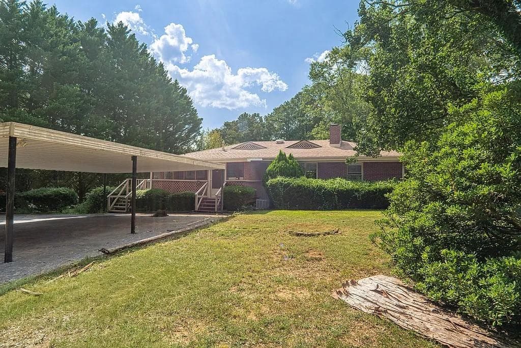 2 bedroom, 2 bathroom, 2,072 sq ft single family residence for rent at 3021 Old Concord Road, Smyrna, GA 30082 for $2,000 a month — photo 1 of 13