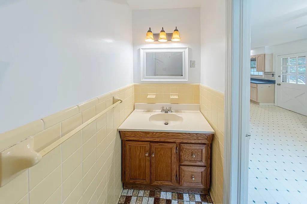 2 bedroom, 2 bathroom, 2,072 sq ft single family residence for rent at 3021 Old Concord Road, Smyrna, GA 30082 for $2,000 a month — photo 7
