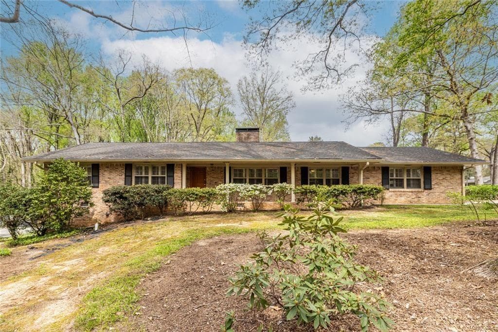 3 bedroom, 2 bathroom, 2,090 sq ft single family residence for sale at 3360 Embry Hills Drive, Atlanta, GA 30341 — photo 2