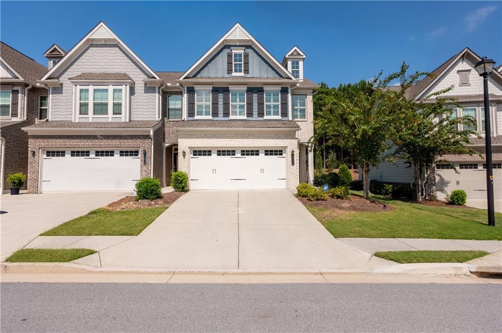 3 bedroom, 3 bathroom, 1,874 sq ft townhouse for sale at 6388 Lanier Harbor Landing, Buford, GA 30518 — photo 2