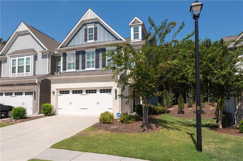 3 bedroom, 3 bathroom, 1,874 sq ft townhouse for sale at 6388 Lanier Harbor Landing, Buford, GA 30518 — photo 4
